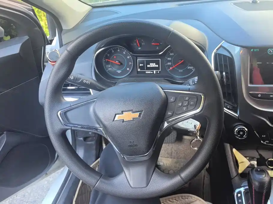 Chevrolet Cruze — миниатюра 15