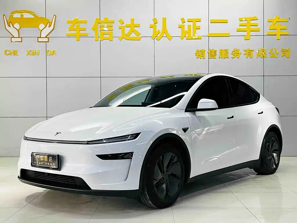 Tesla Model Y 2025