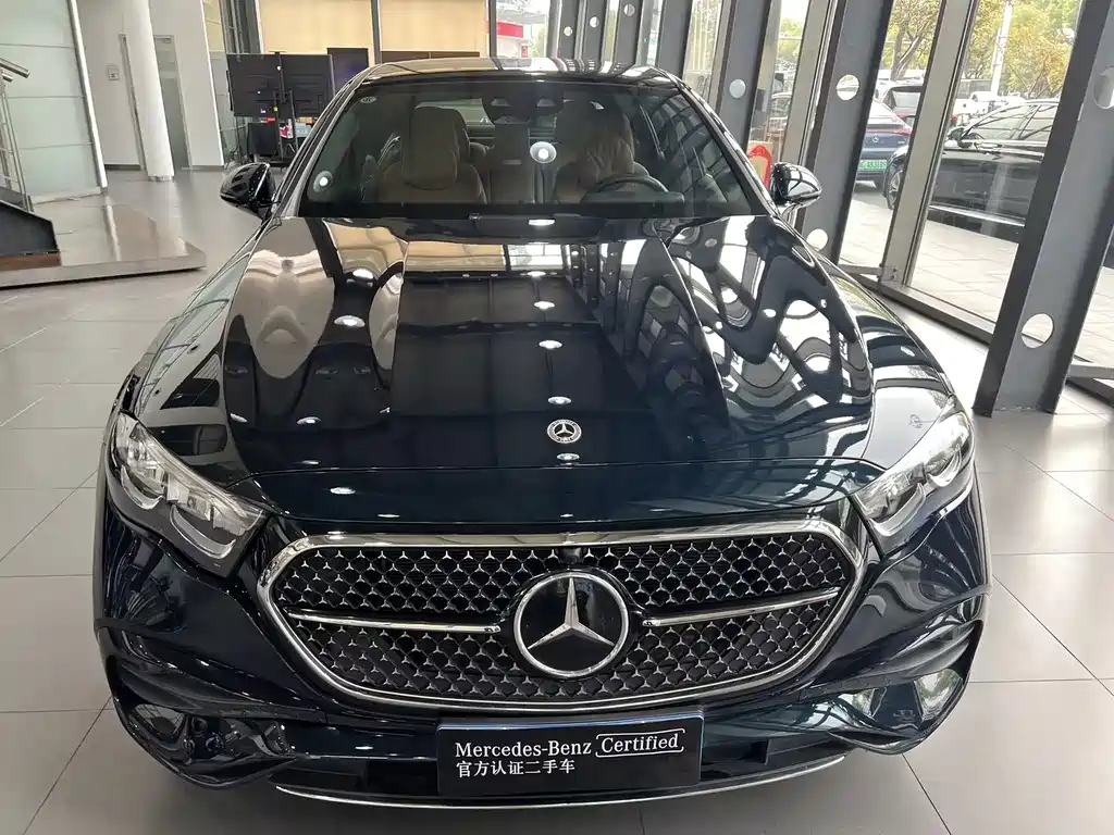 Mercedes-Benz E-Class — миниатюра 2