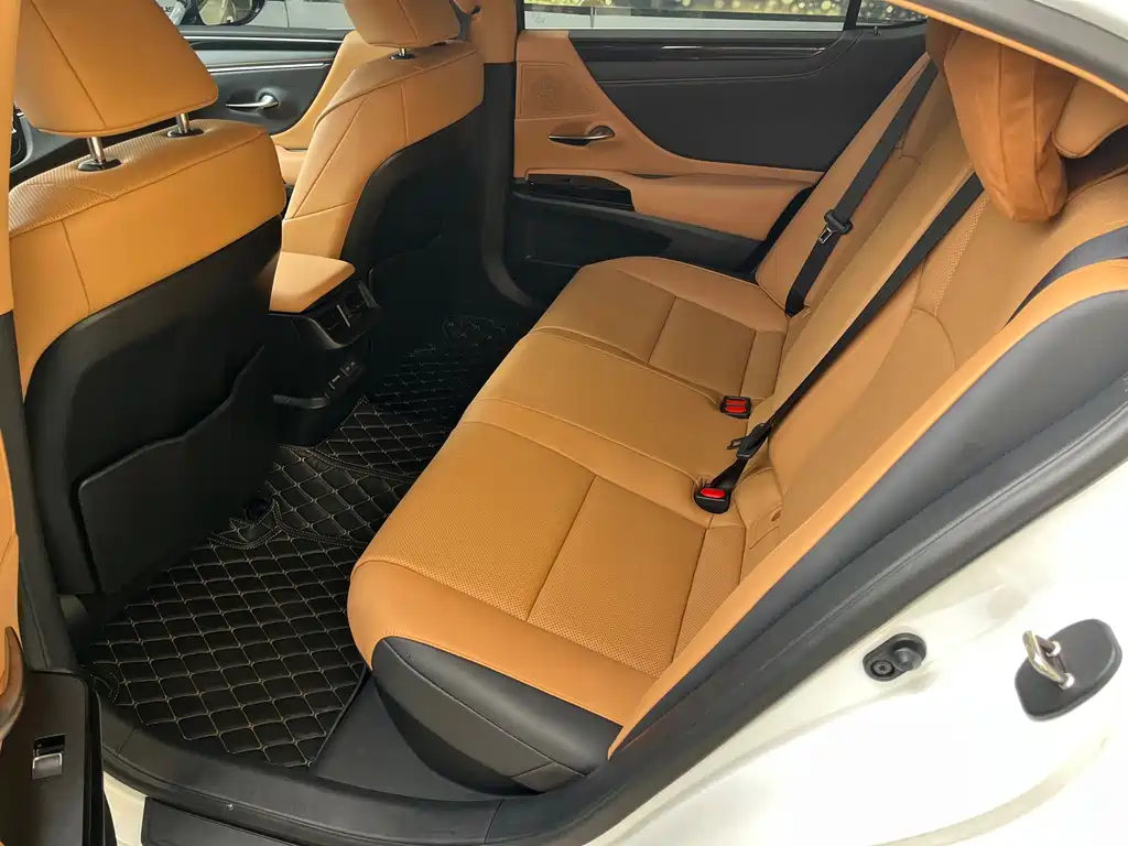 Lexus ES — миниатюра 9