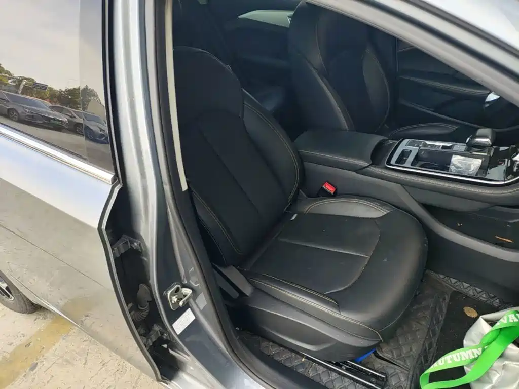 Roewe i6 MAX New Energy — миниатюра 25
