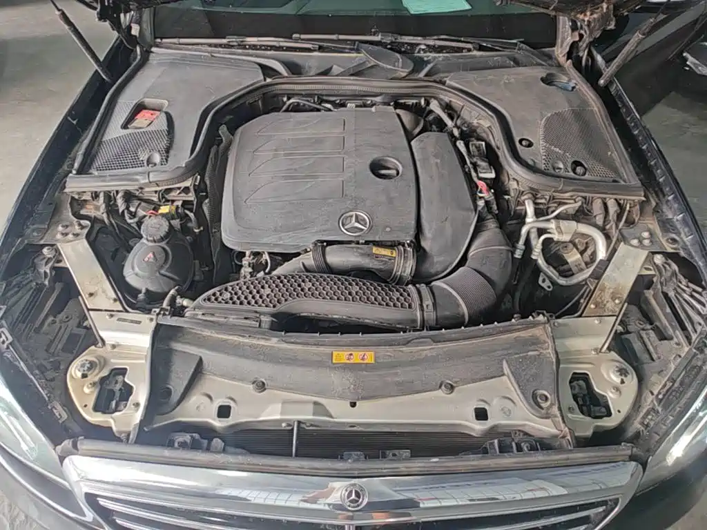 Mercedes-Benz E-Class — миниатюра 20