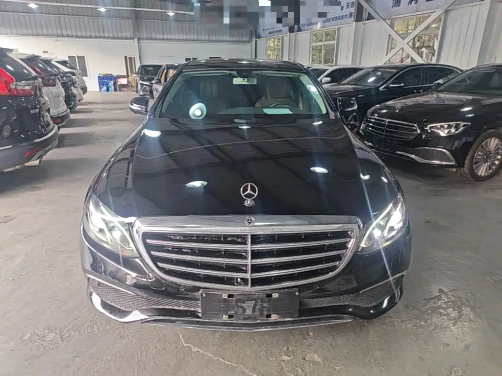 Mercedes-Benz E-Class — миниатюра 3