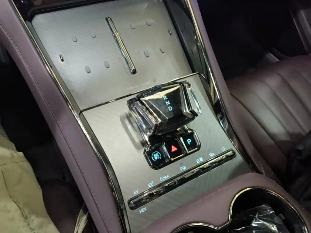 Denza Denza Z9GT — миниатюра 14