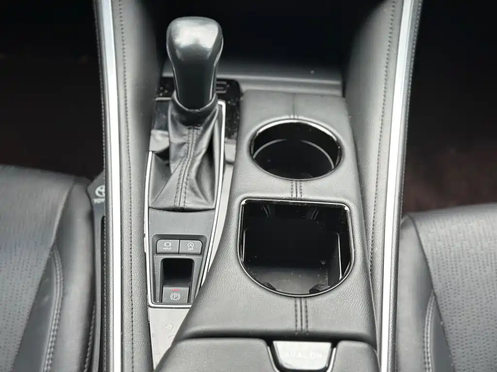 Toyota Avalon — миниатюра 13