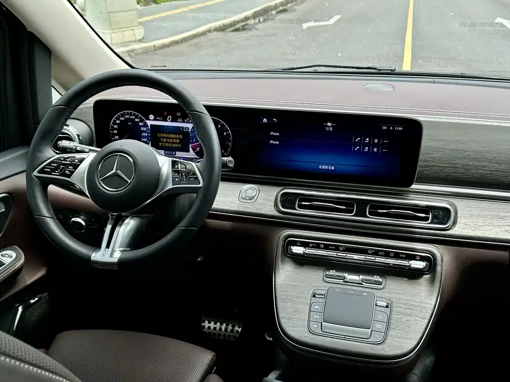 Mercedes-Benz V-Class V 2024 V 300 L Luxury