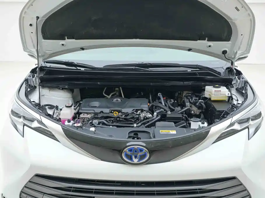 Toyota Sienna — миниатюра 7