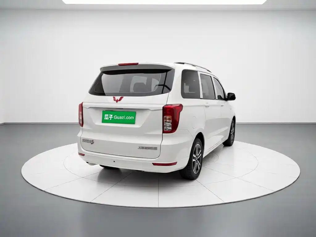 Wuling Hongguang — миниатюра 6