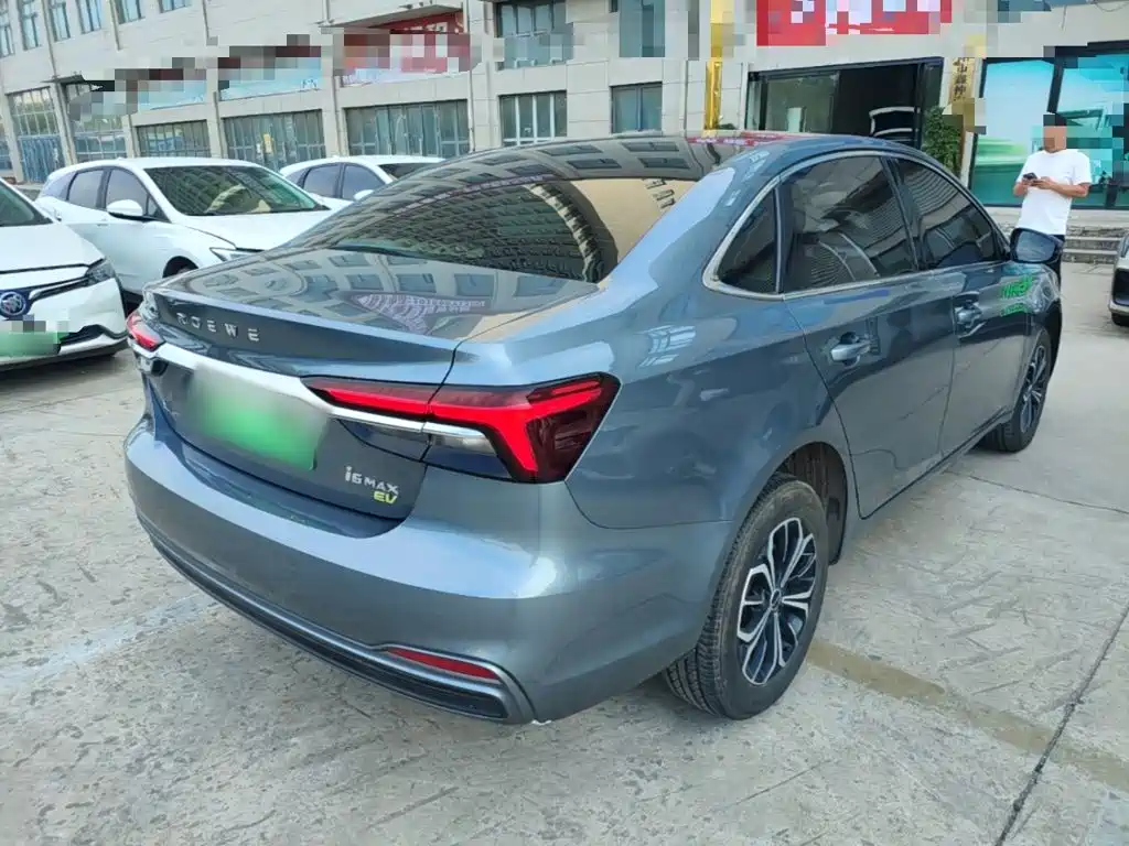 Roewe i6 MAX New Energy — миниатюра 7