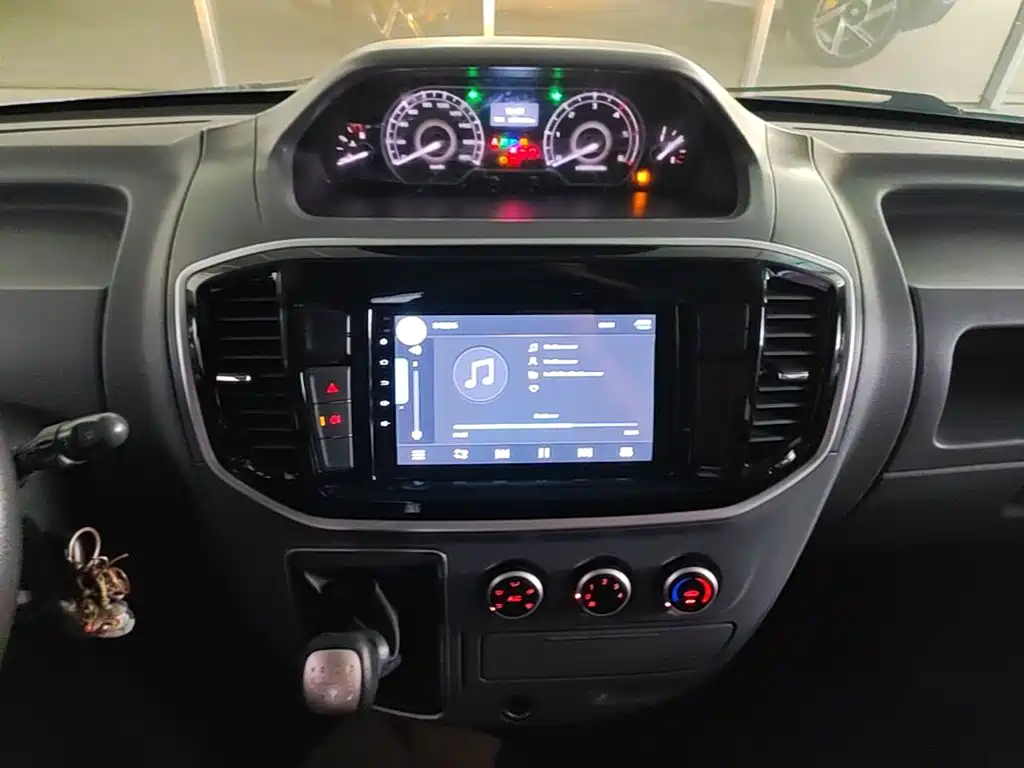 MAXUS V80 — миниатюра 13