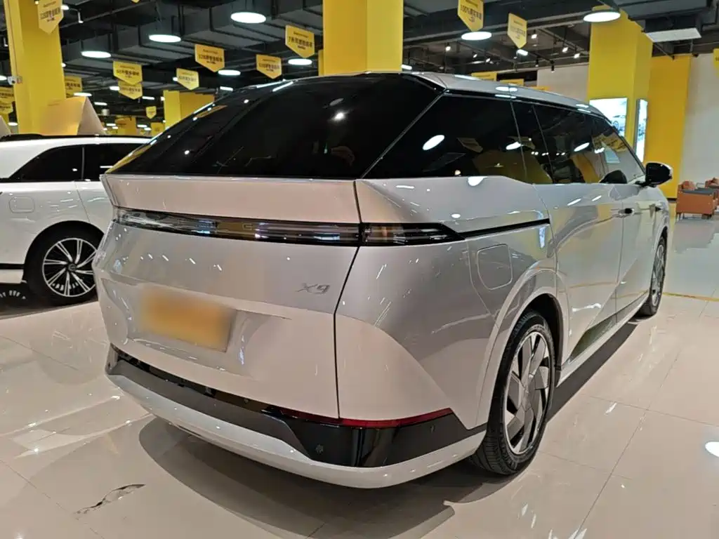 XPeng X9 — миниатюра 7