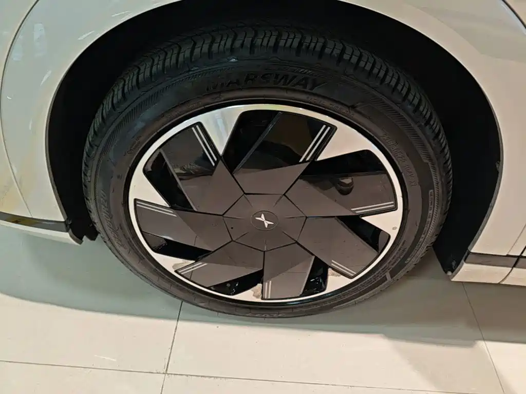 XPeng X9 — миниатюра 23