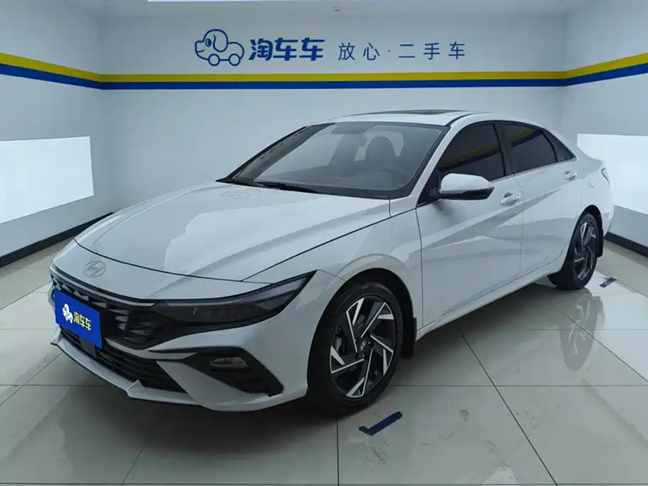 Hyundai Elantra 2025