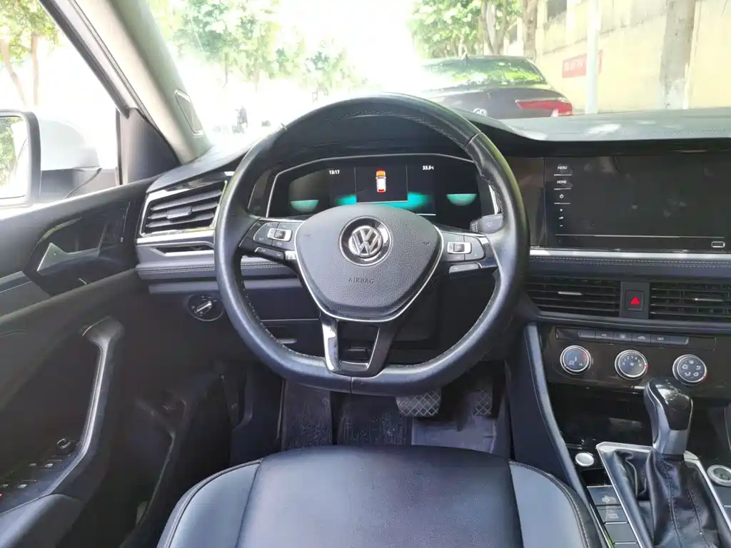 Volkswagen Sagitar — миниатюра 6