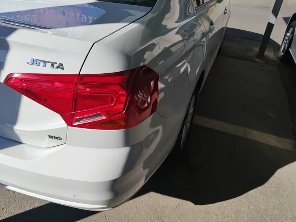 Volkswagen Jetta — миниатюра 8