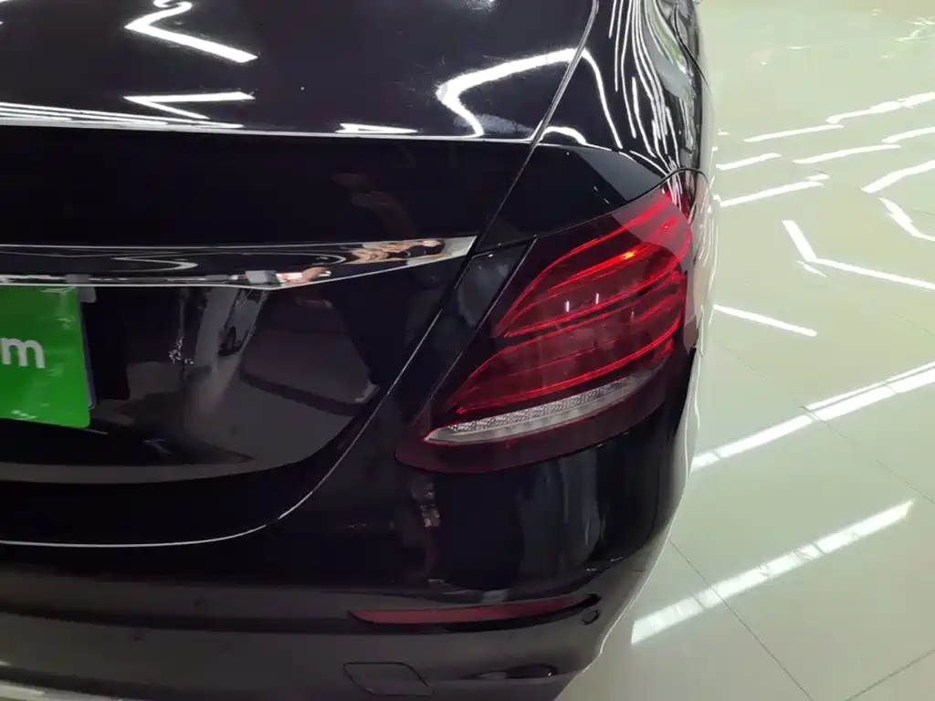 Mercedes-Benz E-Class — миниатюра 8