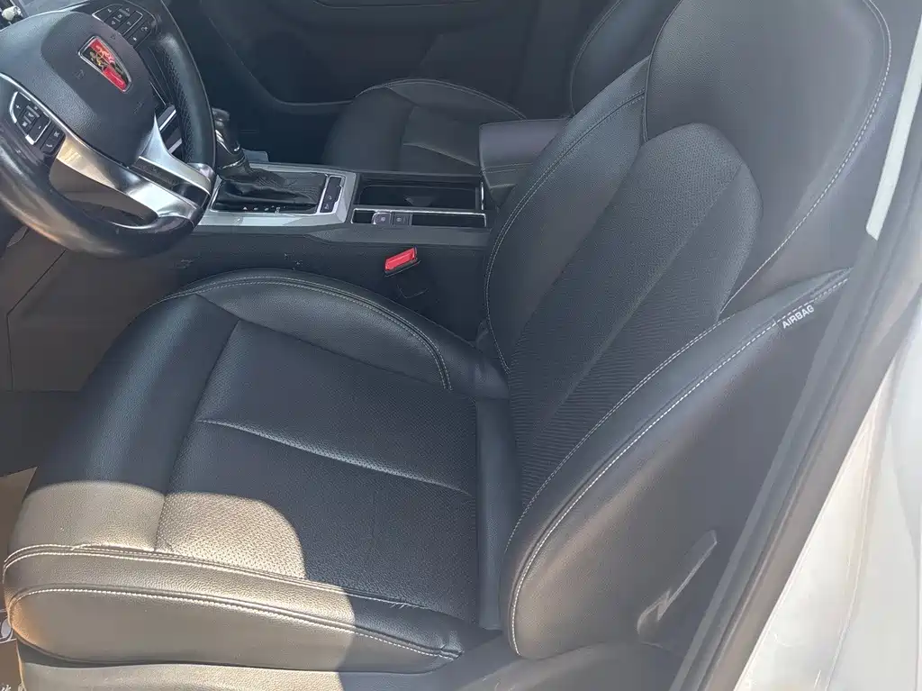 Roewe RX5 — миниатюра 9