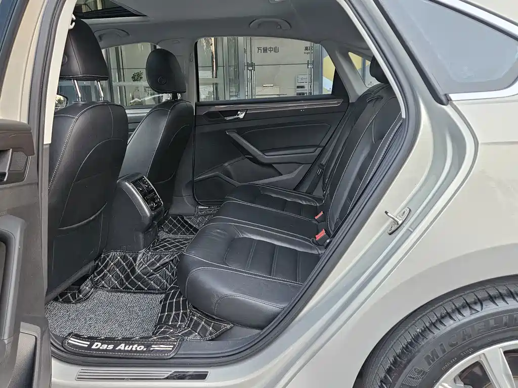 Volkswagen Passat — миниатюра 11