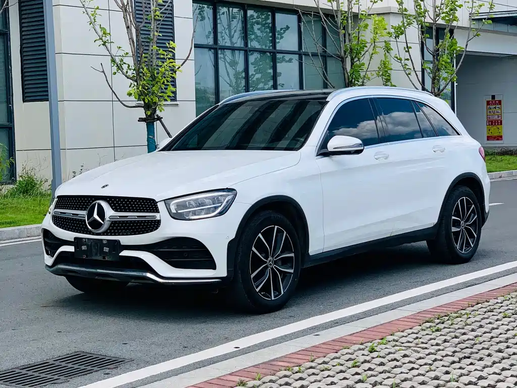 2021 Mercedes-Benz GLC - zdjęcie 1 z 20