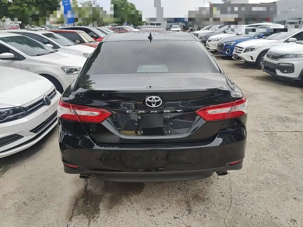 Toyota Camry — миниатюра 6