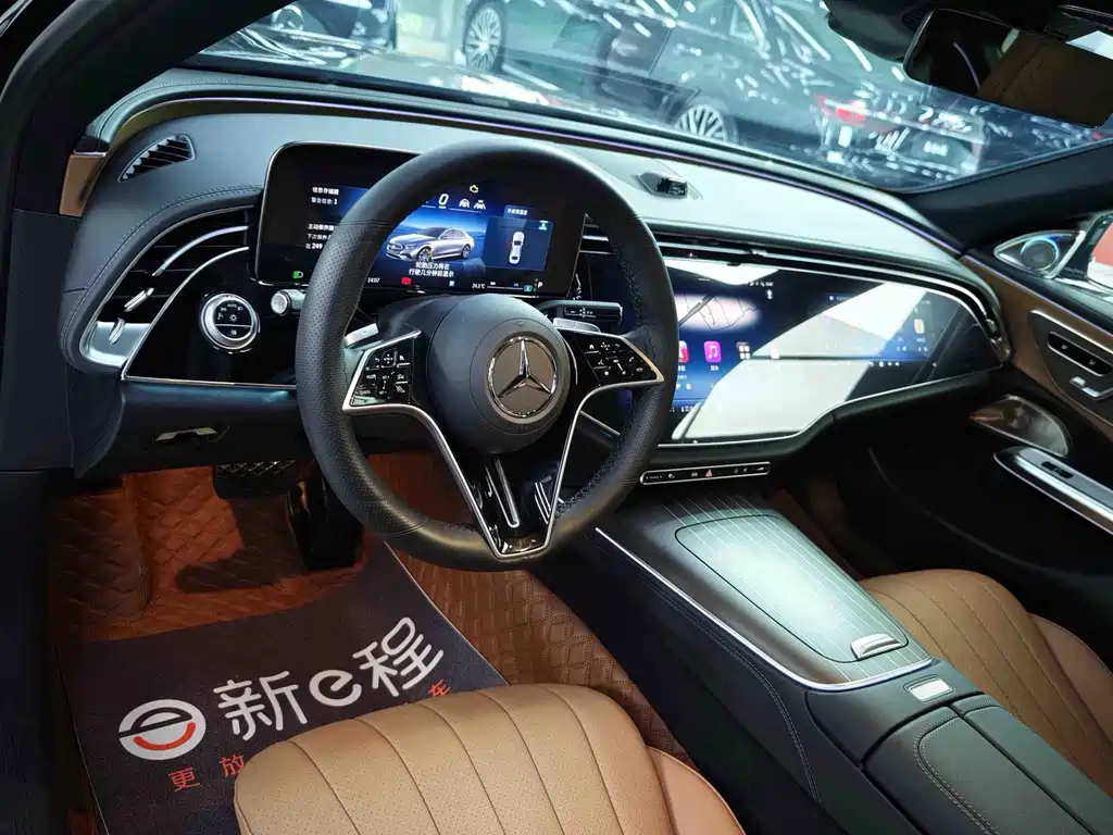 Mercedes-Benz E-Class — миниатюра 7