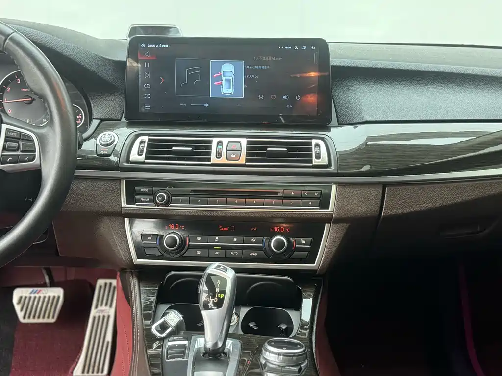 BMW 5 Series — миниатюра 15