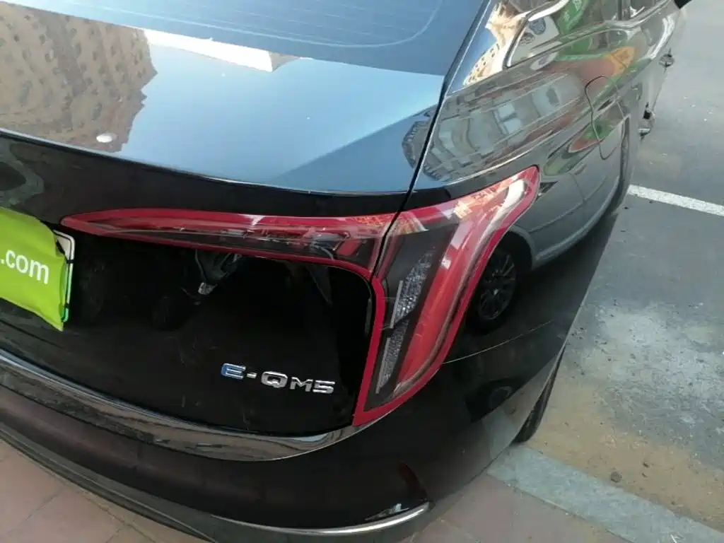 Hongqi Hongqi E-QM5 — миниатюра 8