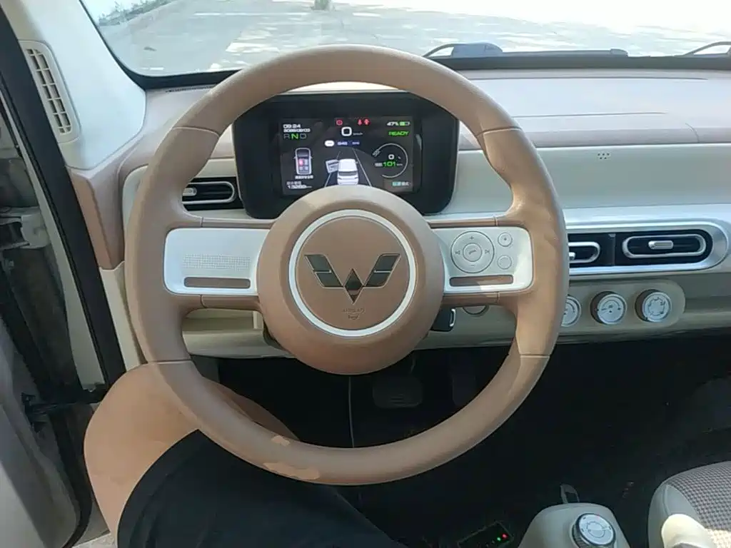 Wuling MINIEV — миниатюра 10