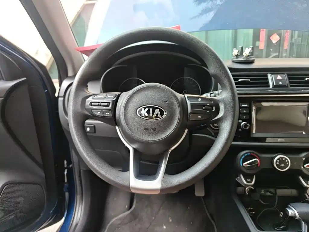 Kia KX Cross — миниатюра 6