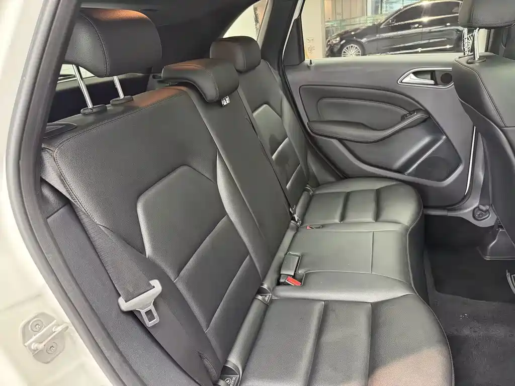 Mercedes-Benz B-Class — миниатюра 12