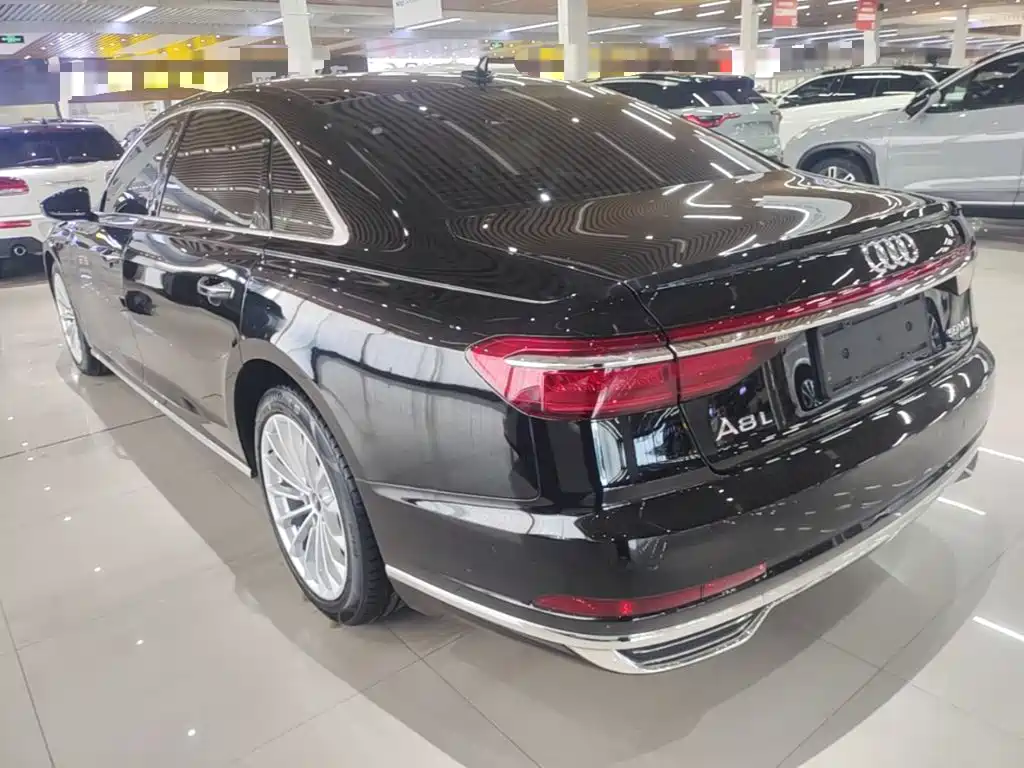 Audi A8 — миниатюра 5