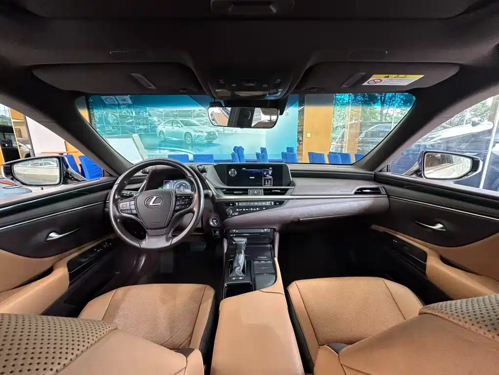 Lexus ES — миниатюра 7