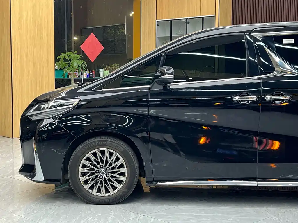 Lexus LM — фотографии объявления, Фото 14