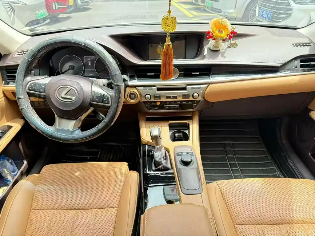 Lexus ES — миниатюра 4