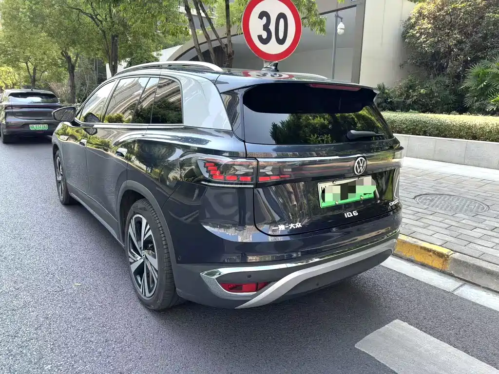 Volkswagen ID.6 Crozz — миниатюра 8