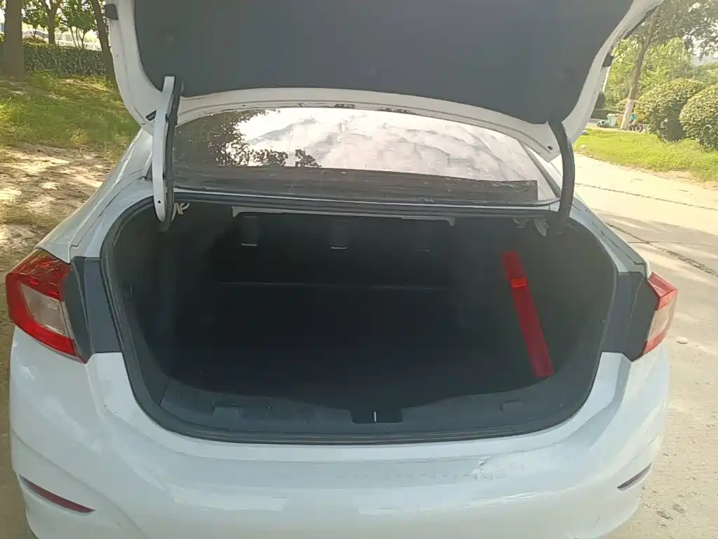 Chevrolet Cruze — миниатюра 19