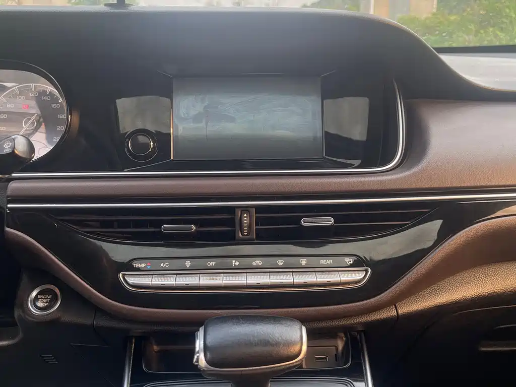 GAC M6 2019 270T DCT Luxury （ мест） VI