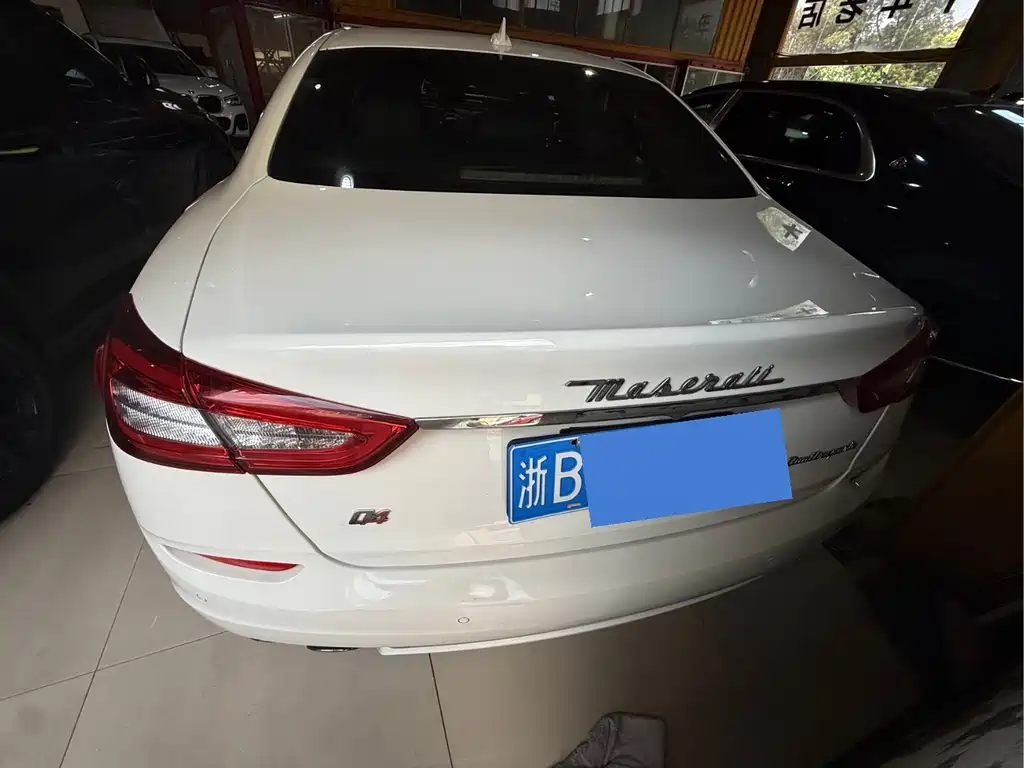 Maserati Quattroporte — миниатюра 8