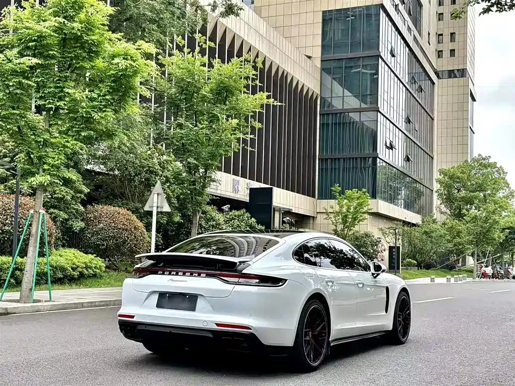 Porsche Panamera — миниатюра 12