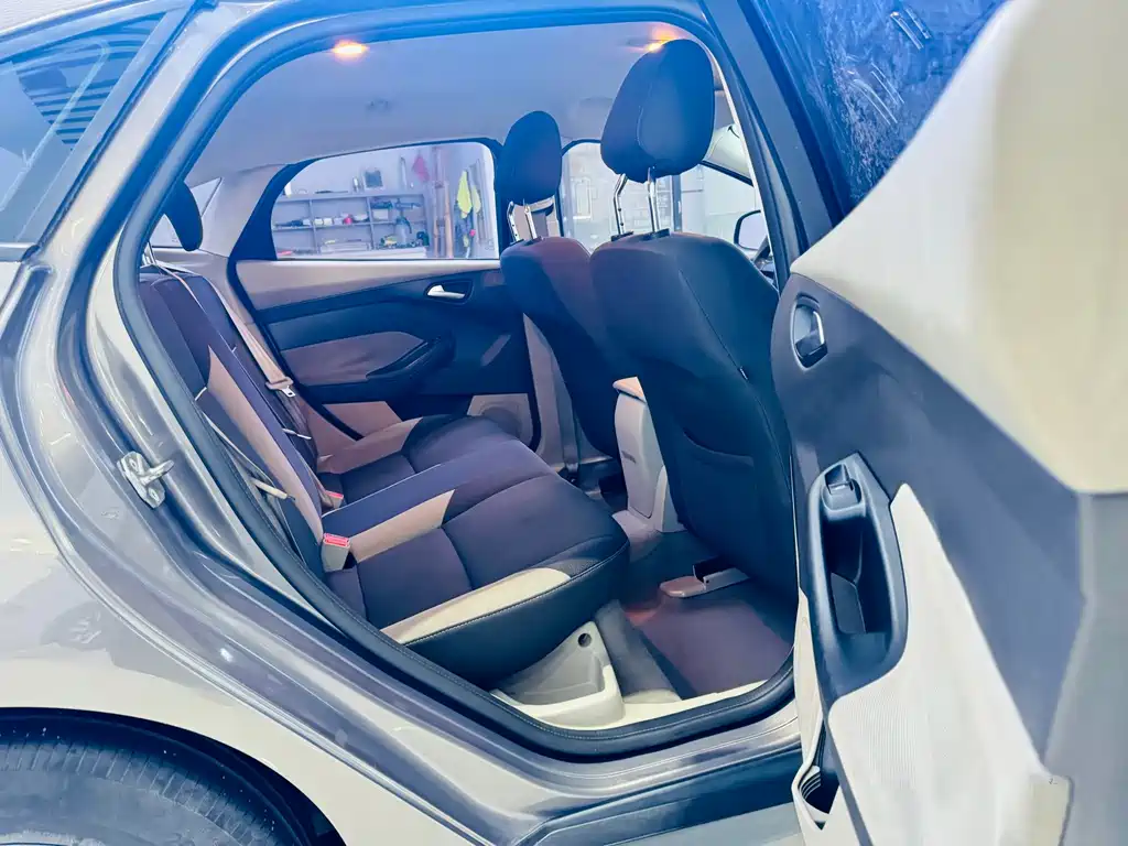 Ford Focus — миниатюра 8