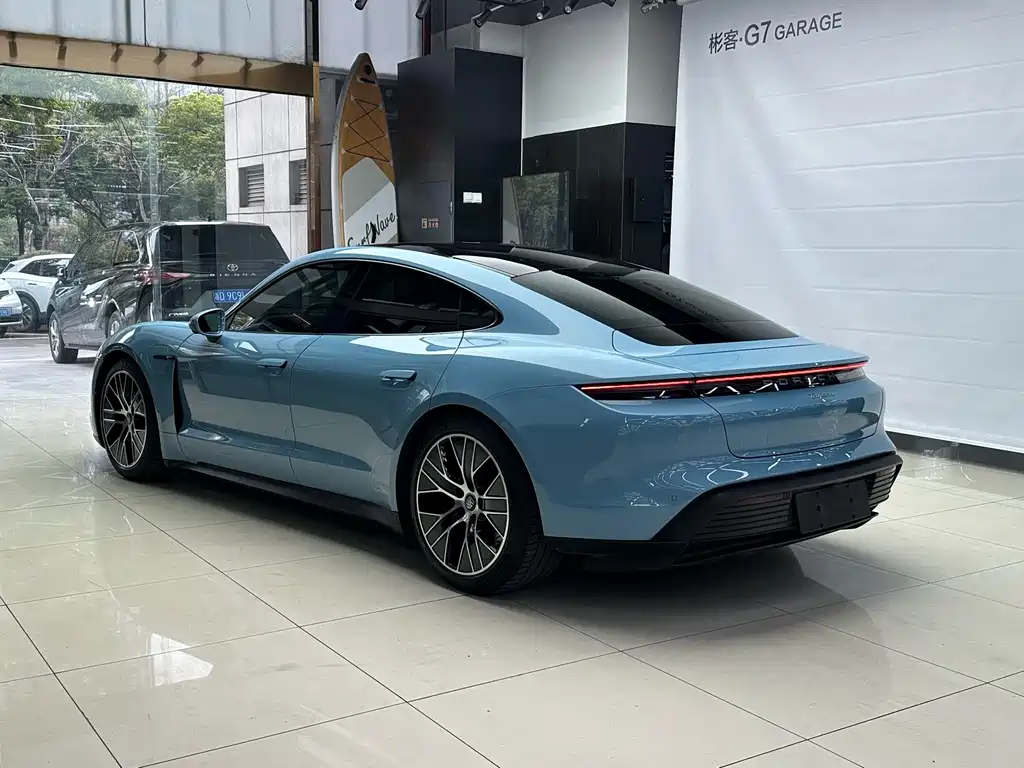 Porsche Taycan 2022 Taycan