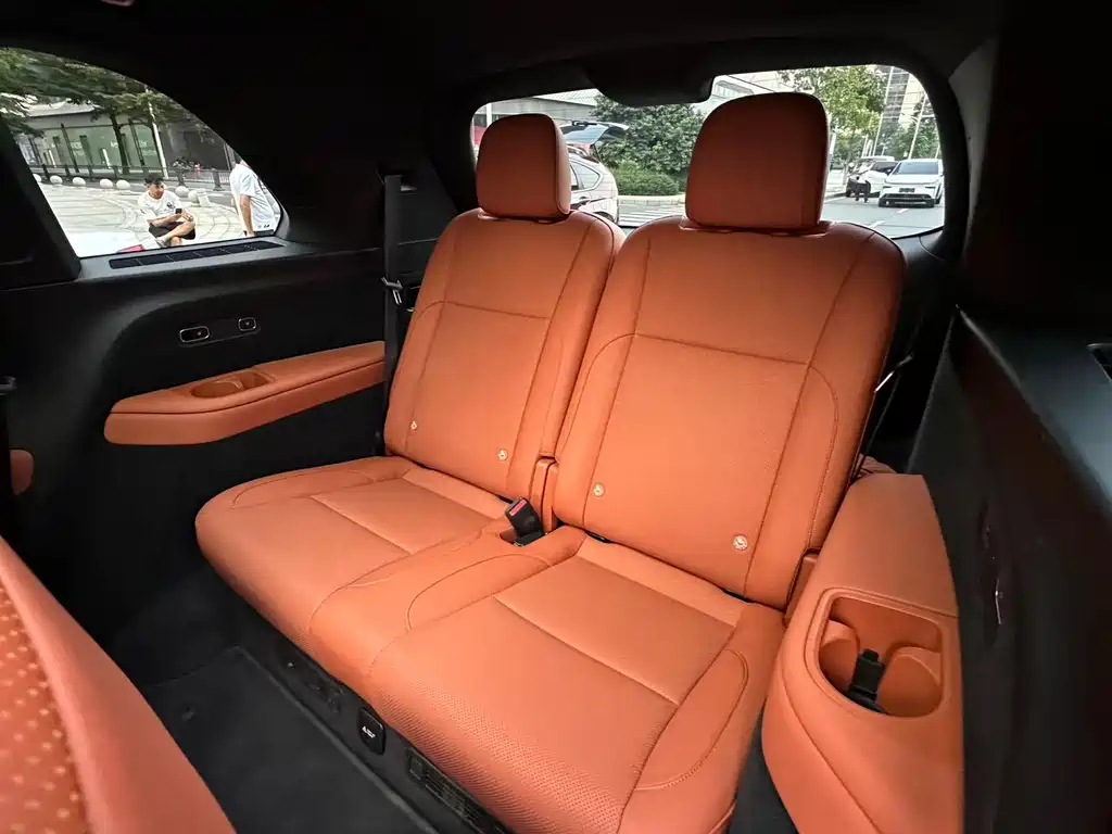 Li Auto Li L8 — миниатюра 16