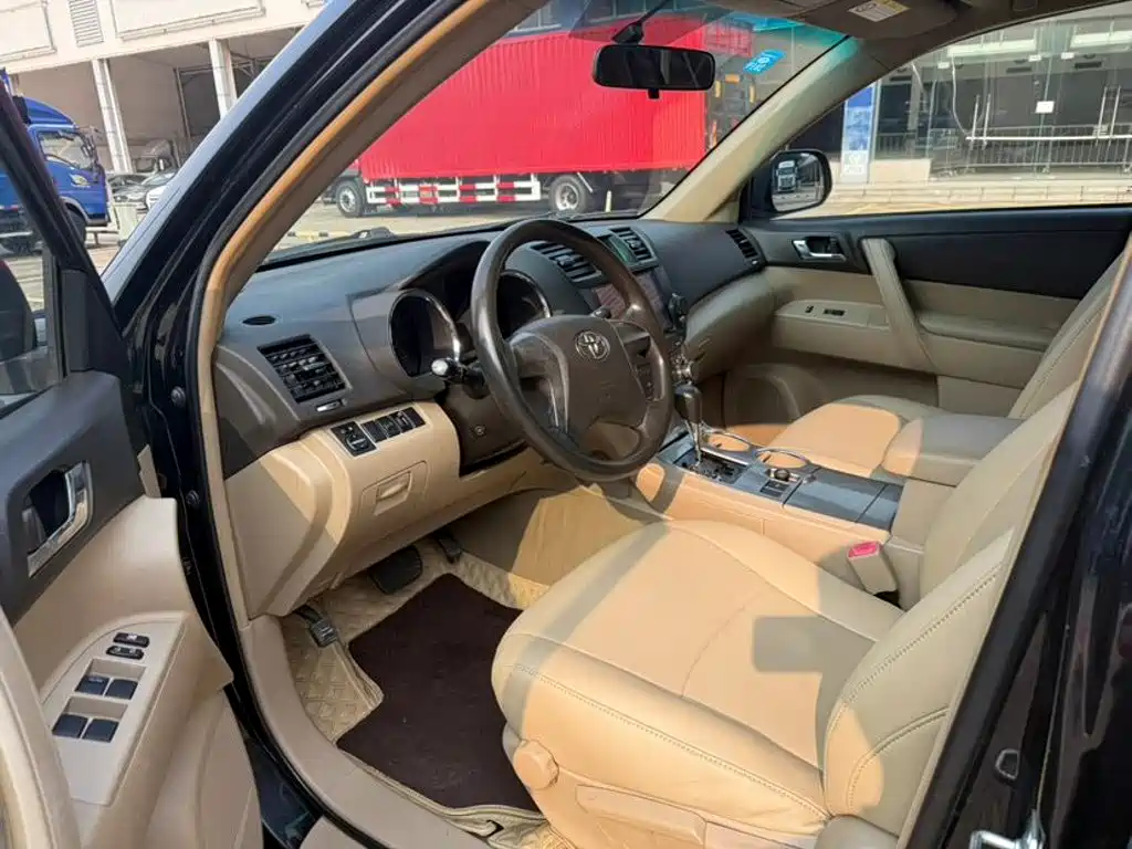Toyota Highlander — миниатюра 7
