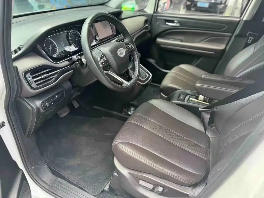 GAC M6 2019 270T AT Premium ( мест) V