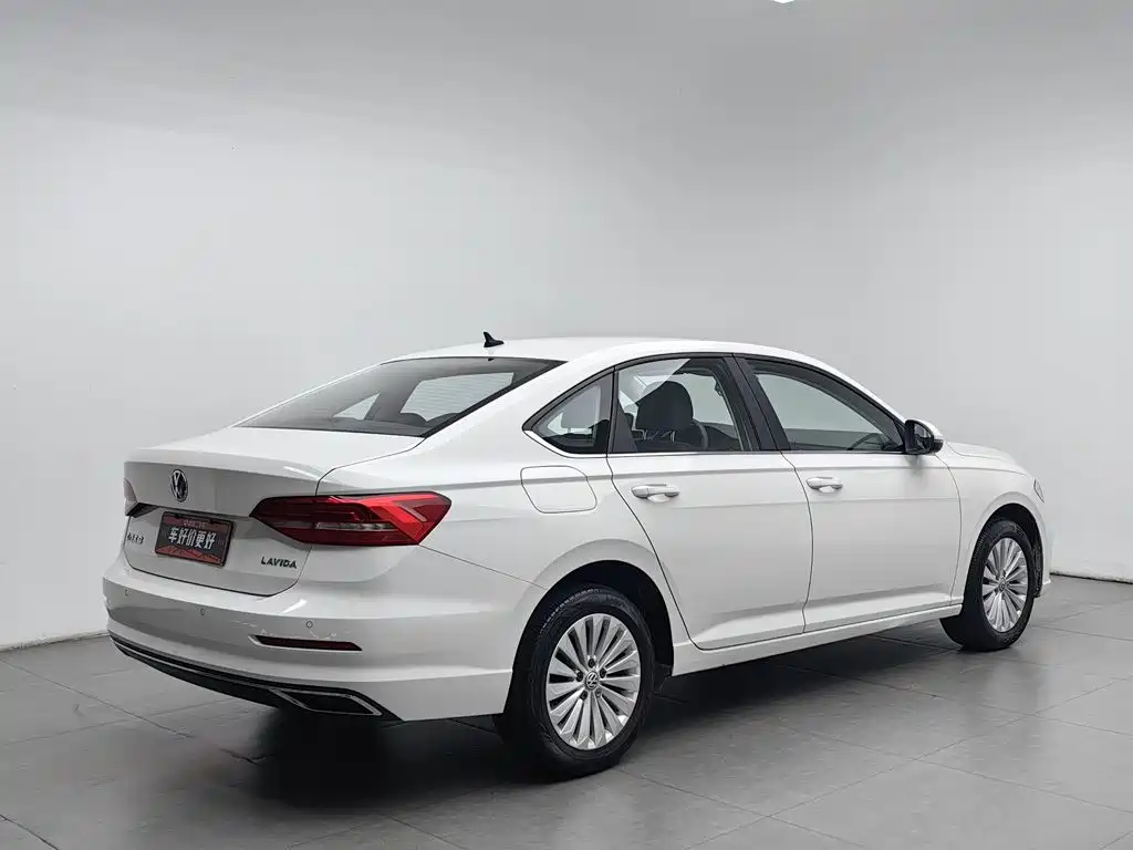 Volkswagen Lavida — миниатюра 2