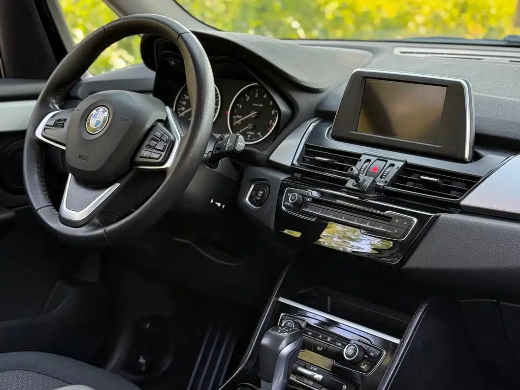 BMW 2 Series Active Tourer — миниатюра 13