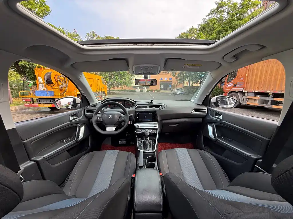 Peugeot 308 — миниатюра 11