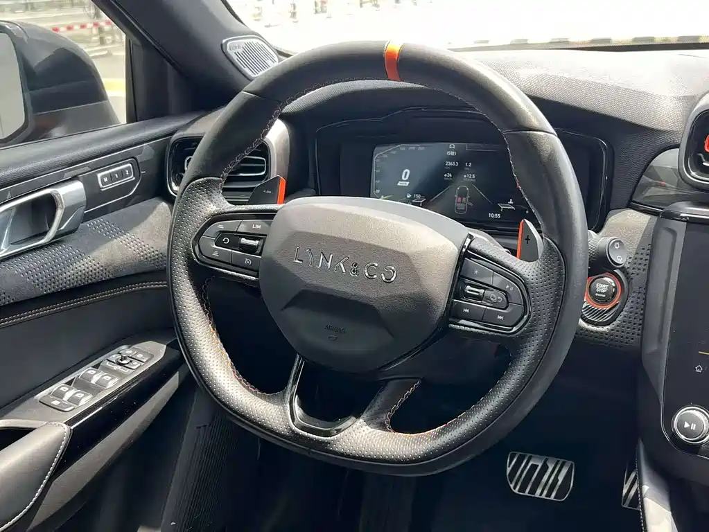 Lynk & Co 02 Hatchback — миниатюра 16