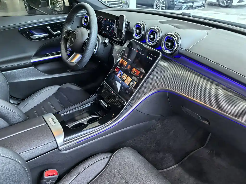 Mercedes-Benz C-Class — миниатюра 7