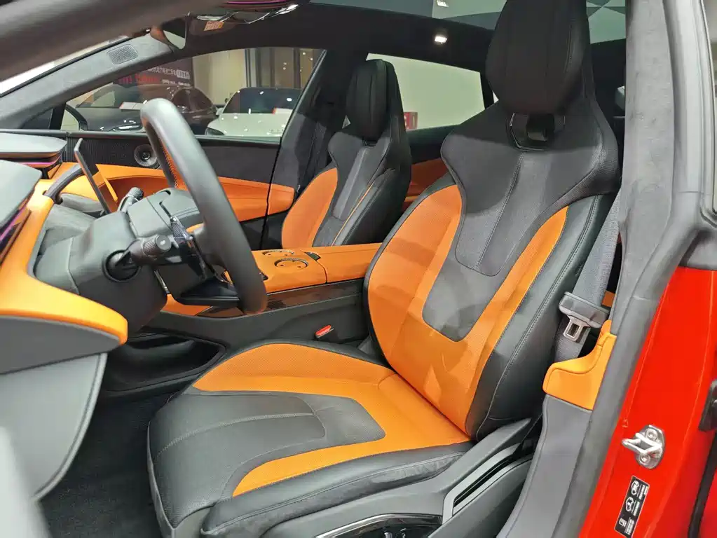 LOTUS SPORTS CAR EMEYA FLOWERS